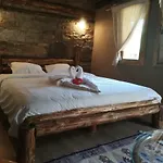 скендерова къща къщичка алиса Guest house