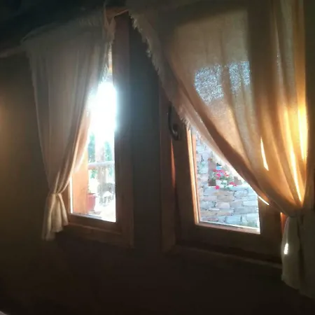 скендерова къща къщичка алиса Leshten