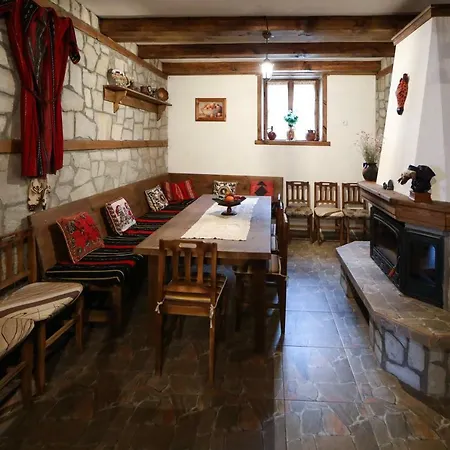 Guest house тодорината къща Leshten