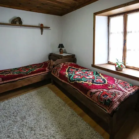 Guest house тодорината къща Leshten