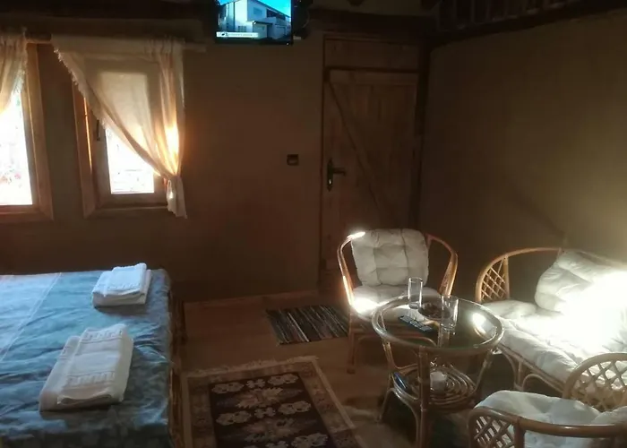 Maison d'hôtes скендерова къща къщичка алиса *